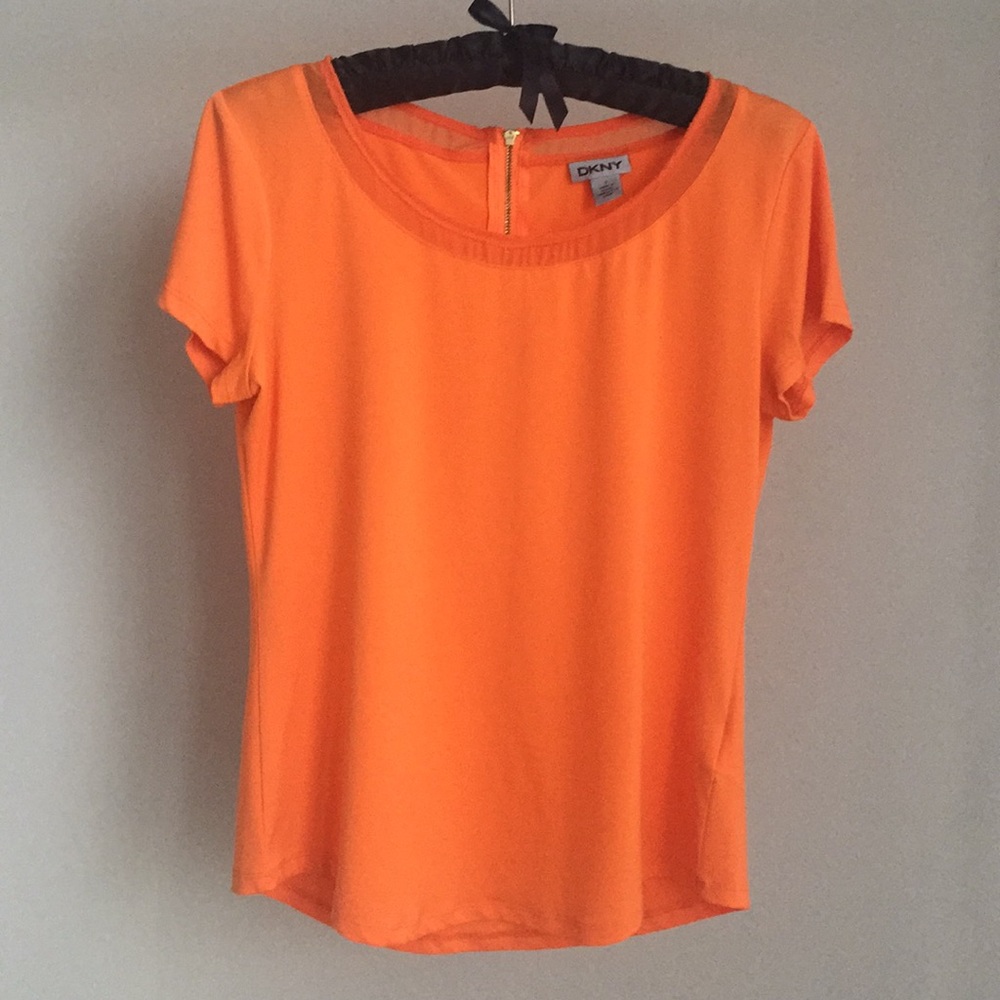 DKNY top